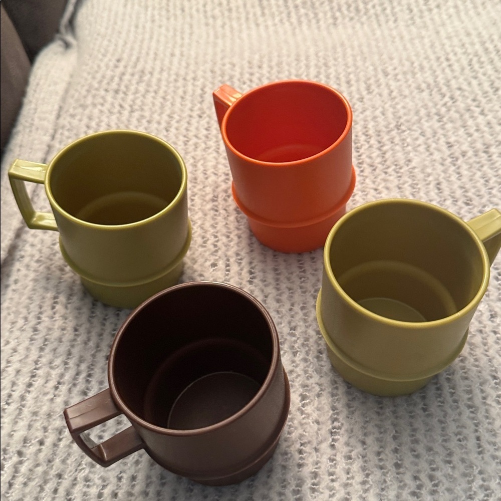 Vintage Tupperware | Harvest Retro Stackable Mugs Cups - Picture 2 of 3